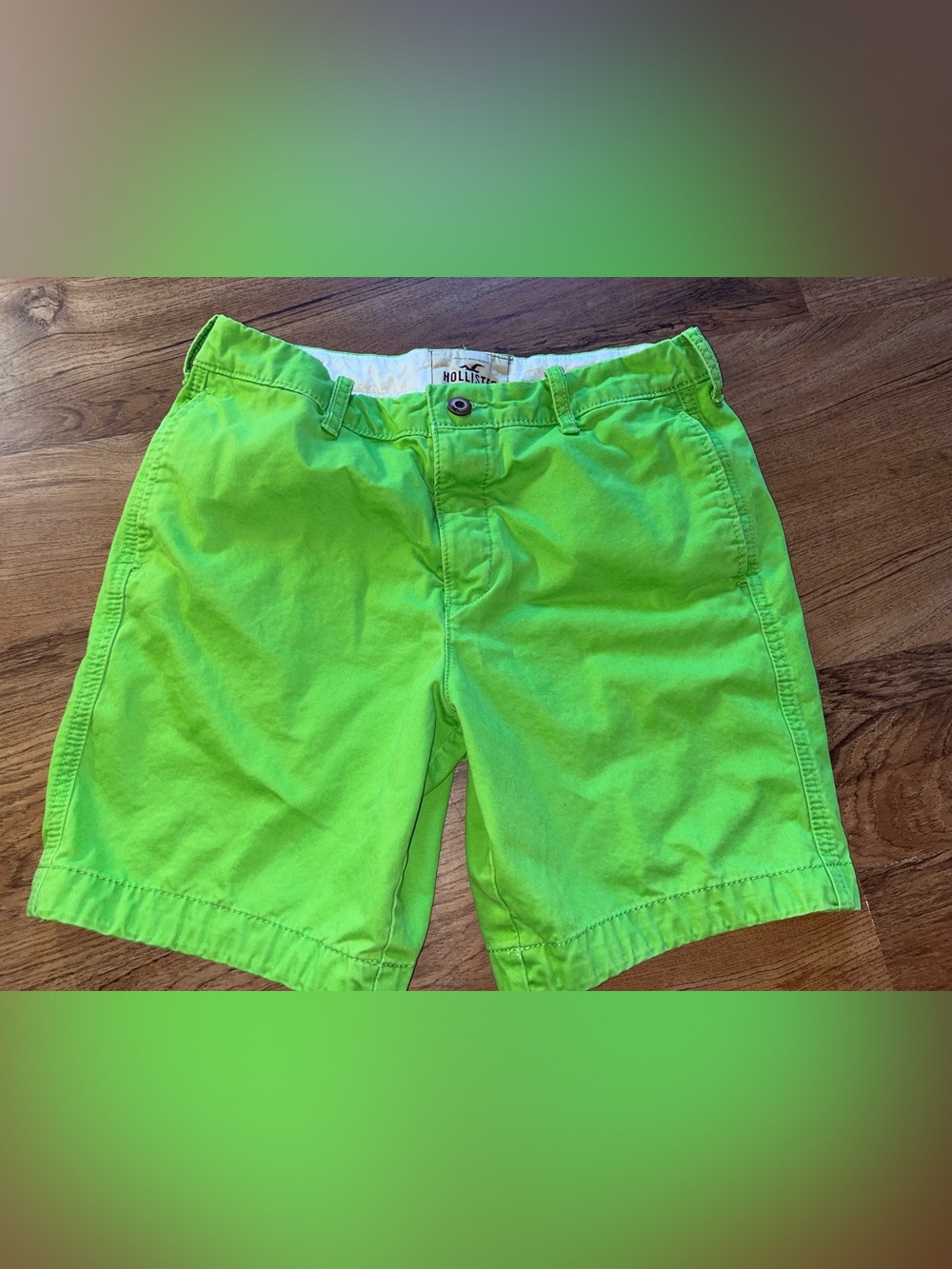 Hollister Bright Green Men’s Shorts Size 33
